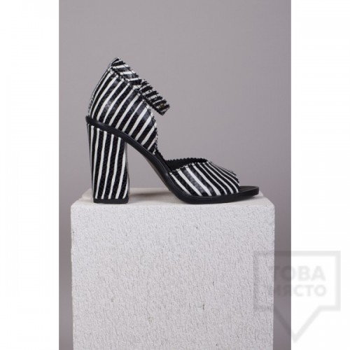 Дизайнерски дамски обувки Pesh.Art -  Monochrome Babe